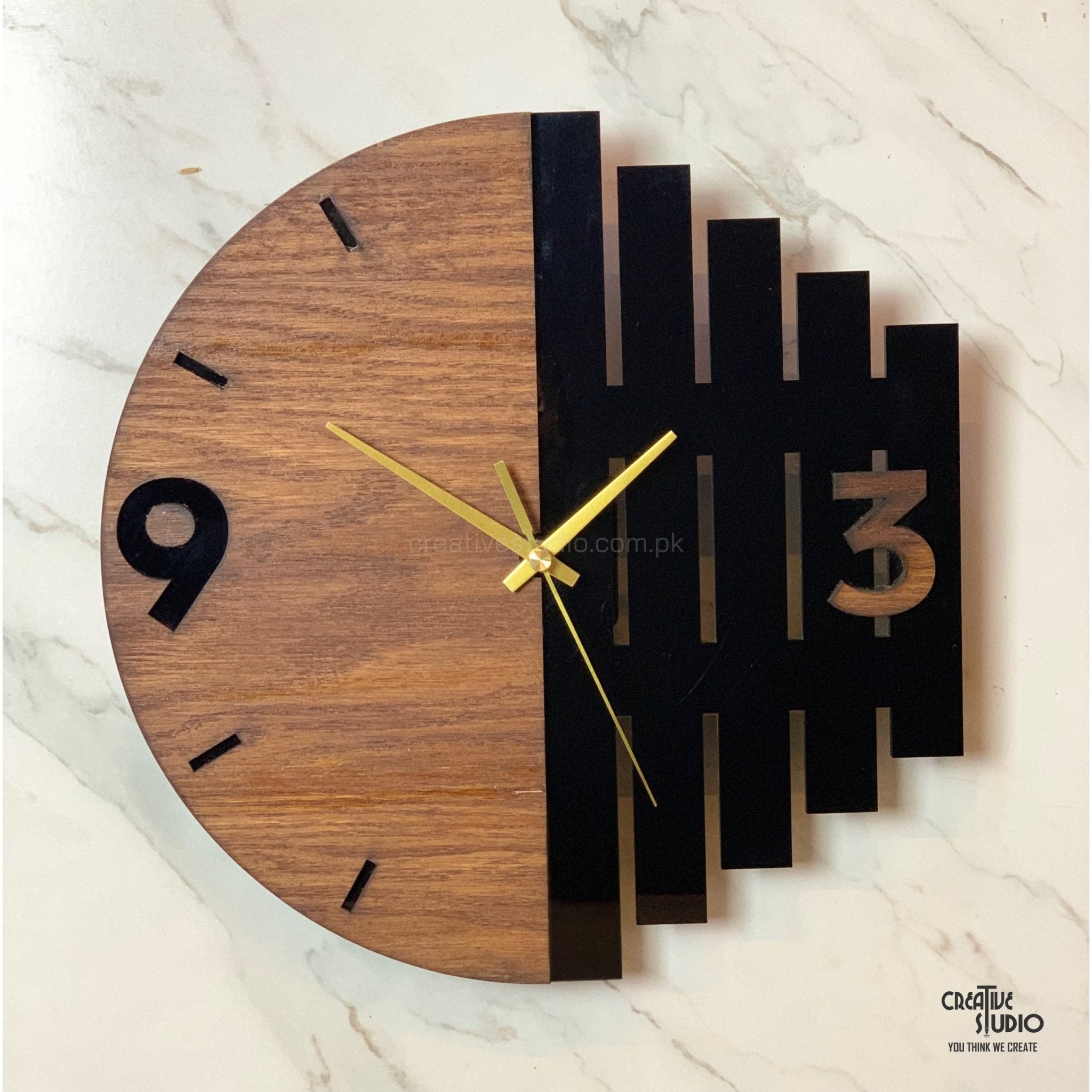 Acrylic Wallclock With Wooden Polish Finish ©