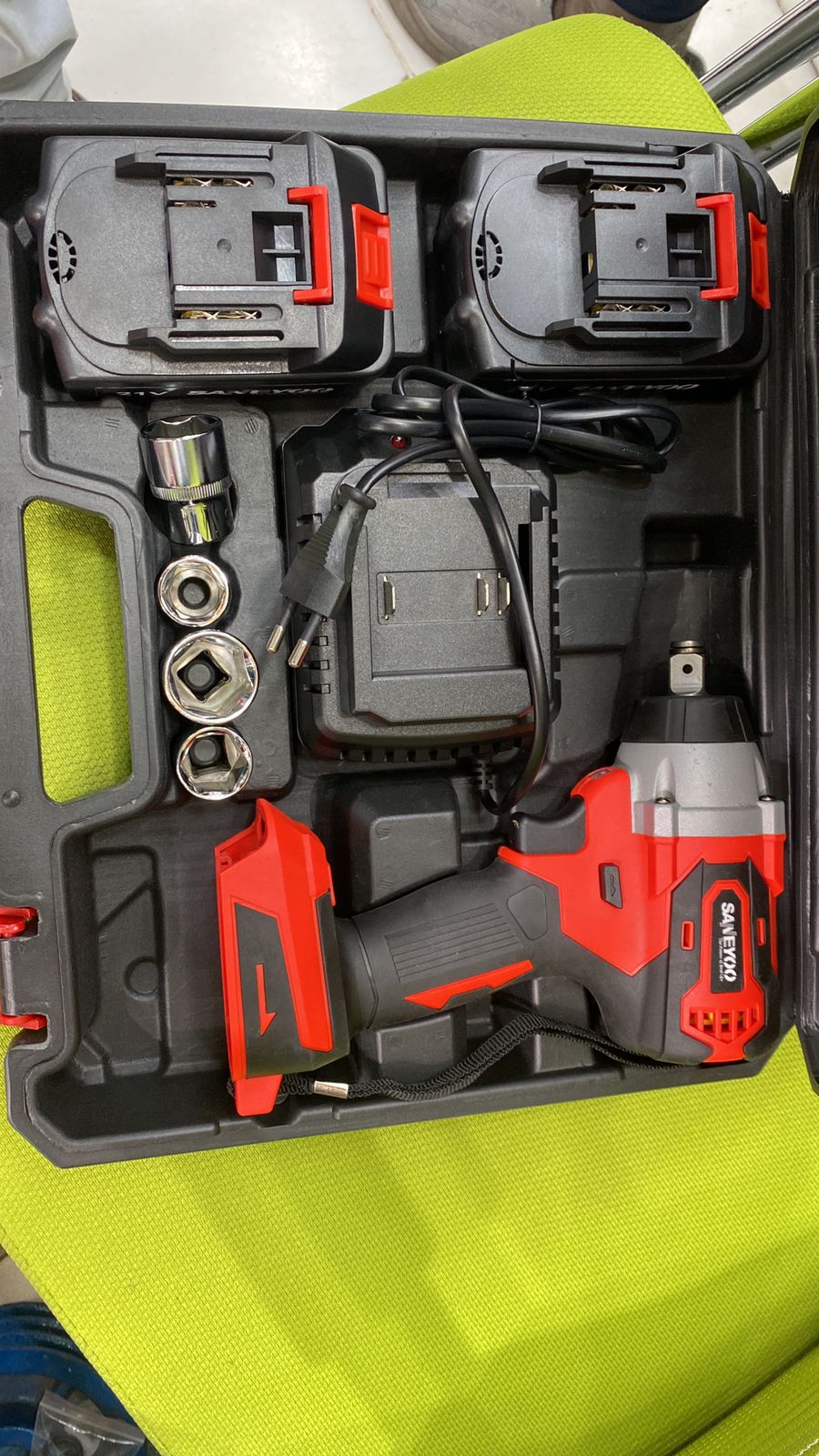 Cordless Wrench Tool Kit ©